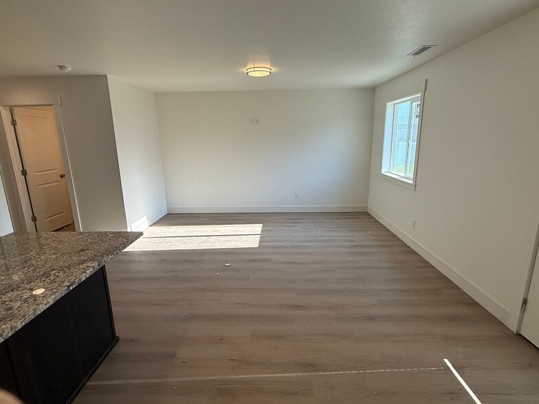 Building Photo - 2070 N 325 E