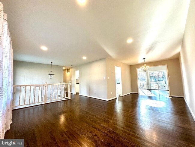 Building Photo - 2529 W Meredith Dr