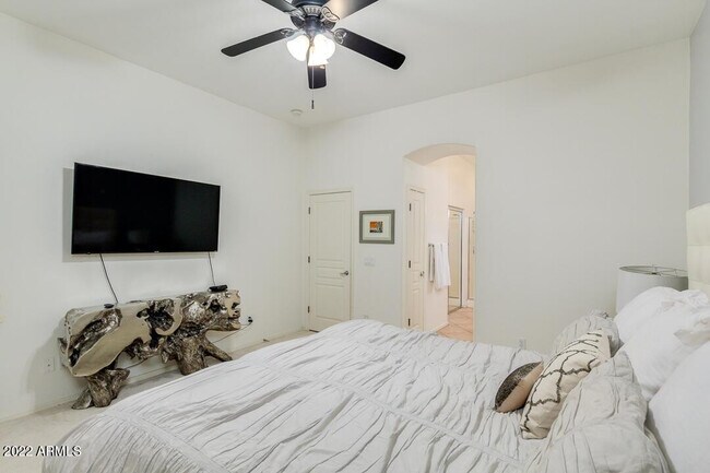 Building Photo - 2037 W Periwinkle Way