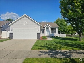Building Photo - Beautiful home in Fieldstone