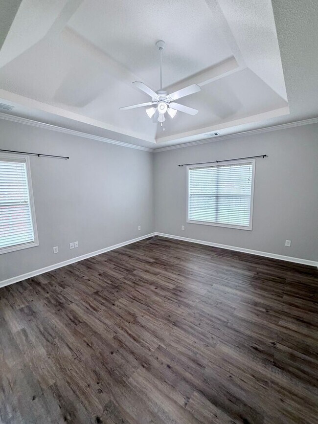 Building Photo - 705 Post Oak Way