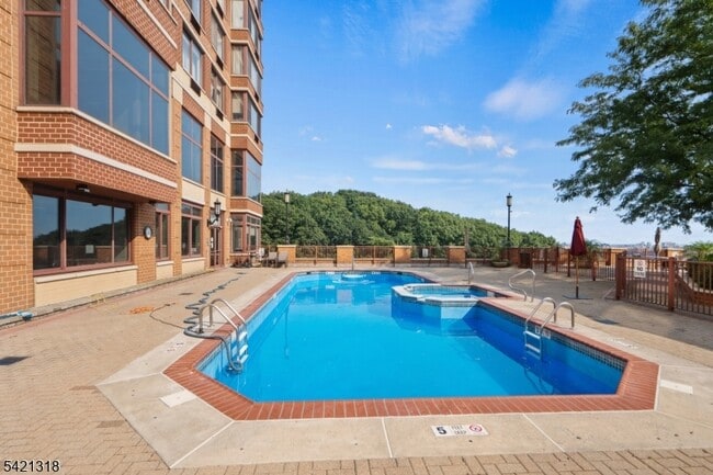 Building Photo - 100 Old Palisade Rd