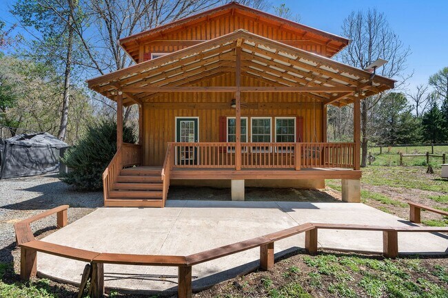 Building Photo - Fabulous Home near Silk Hope Chatham County - Cabin living close to Shakori