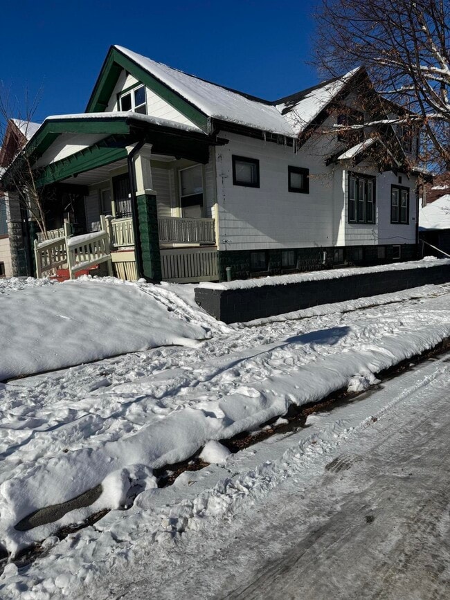 Building Photo - 1802 W Keefe Ave