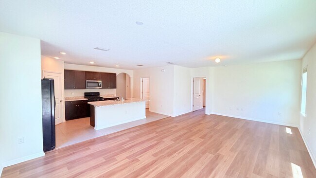 Building Photo - Available now! Amazing 4 Bedroom, 2 Bathroom Home in Wildwood!!
