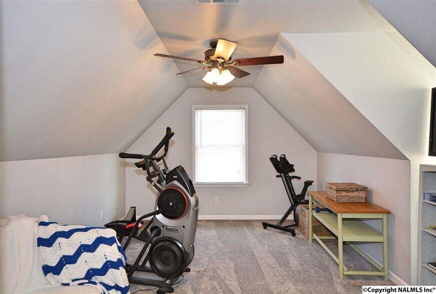 Building Photo - 109 Daffodil Cir