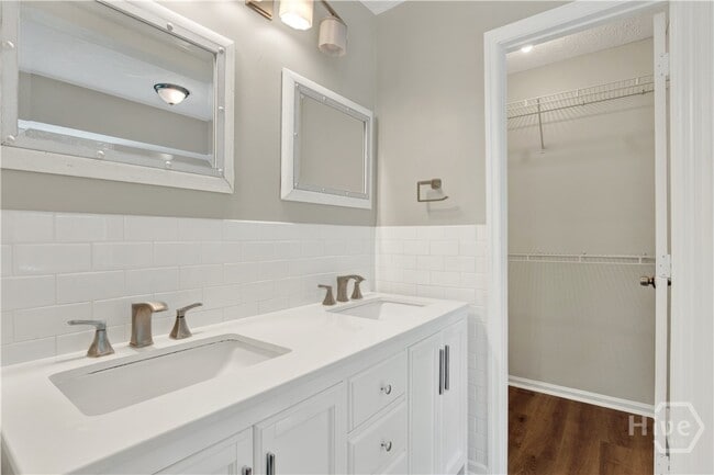 Building Photo - 900 Osprey Dr
