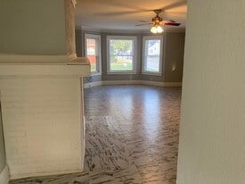 Building Photo - 501 W Columbia Ter