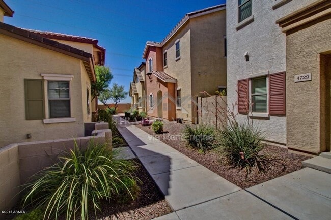 Building Photo - 4725 E Olney Ave