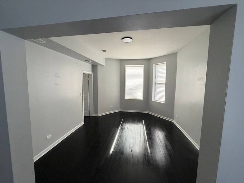 Building Photo - 1537 S St Louis Ave