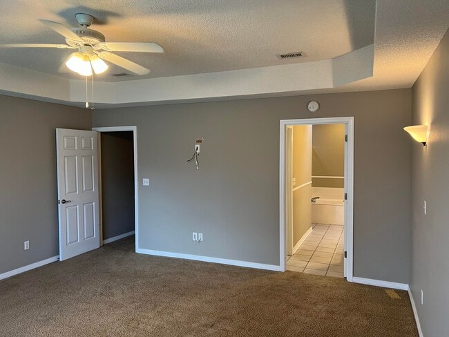 Building Photo - 195 S Shore Dr