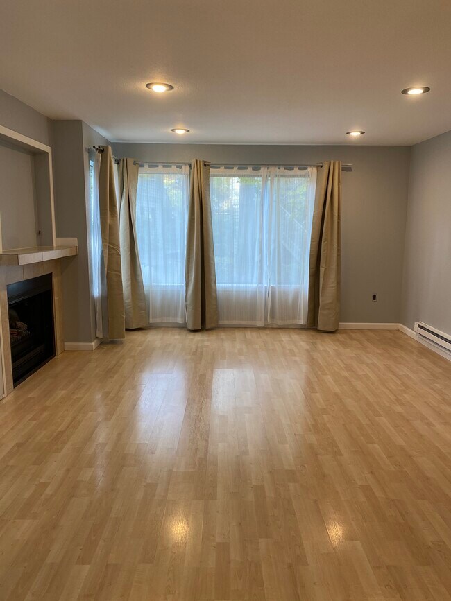 Living Room - 1344 Bellevue Way NE