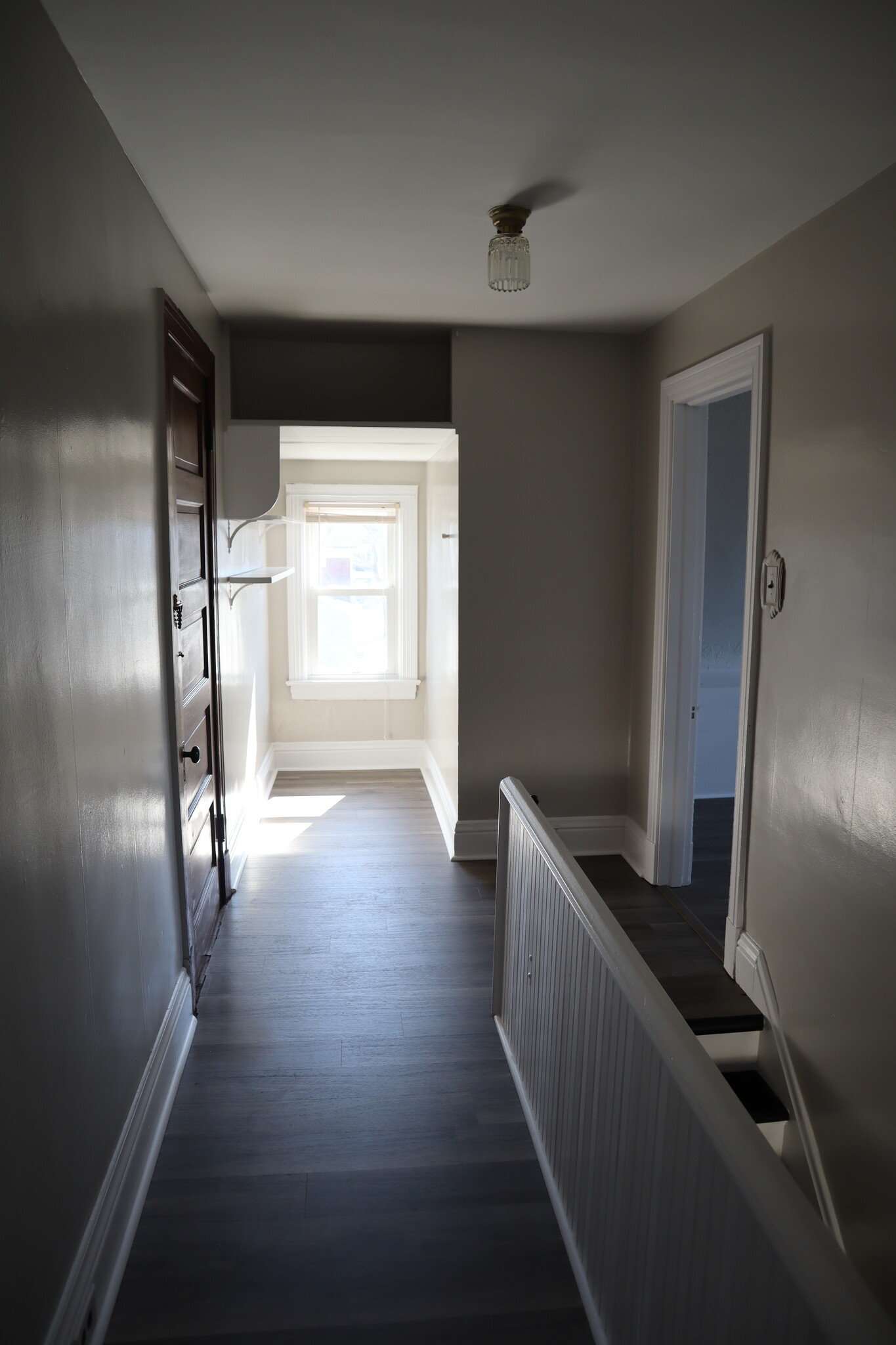 Third floor hallway also offers additional space - 715 Clinton Pl