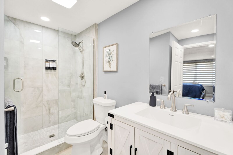 Building Photo - 6 Roanoke Ln