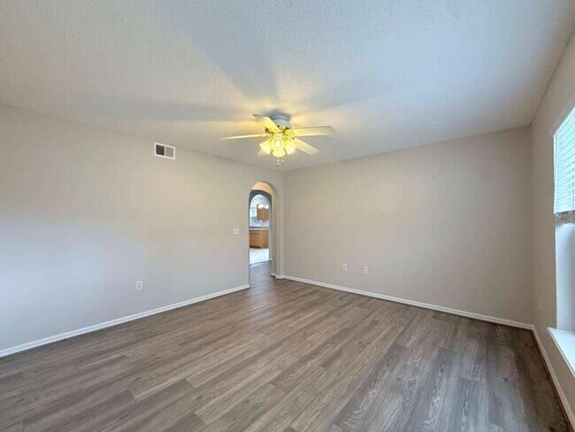 Building Photo - 13046 Waterbourne Dr