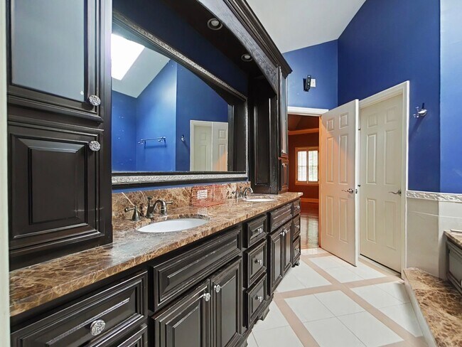 Building Photo - Lovely three bedroom home in Jones Creek!