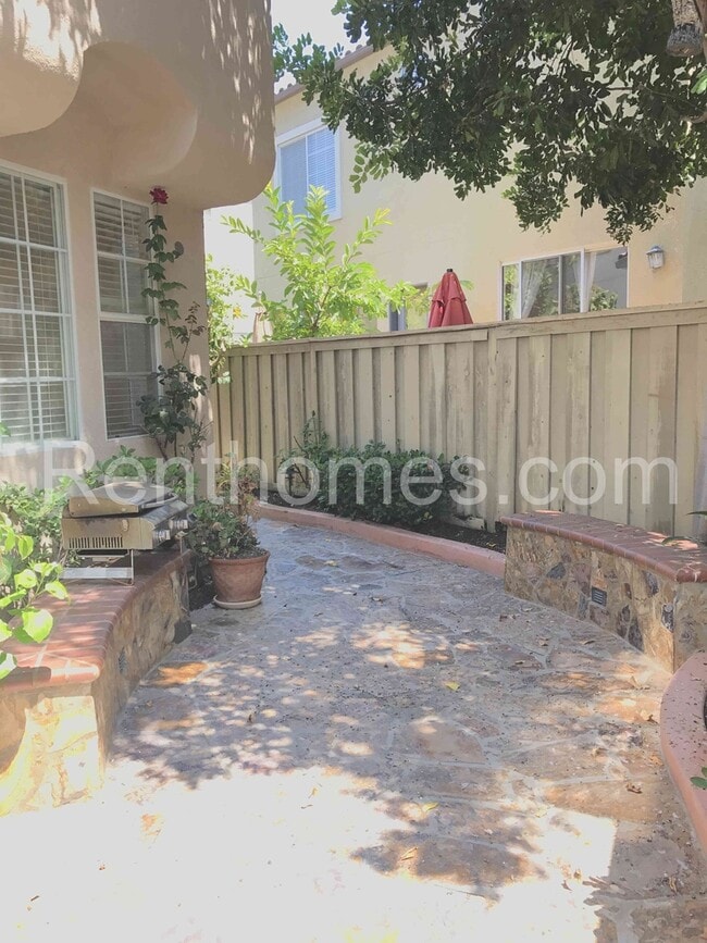 Building Photo - 11665 Miro Cir
