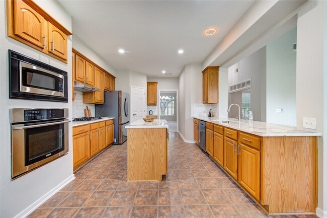 Building Photo - 11706 Canyon Breeze Dr