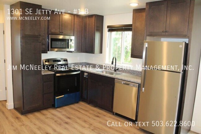 Building Photo - 1301 SE Jetty Ave