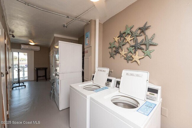 Building Photo - Furnished and Available  Oct 15-Dec 15 2026.  Then for next year May 1 - September 30th, 2027