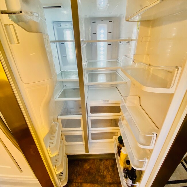 Building Photo - 3115 NE Schuyler St