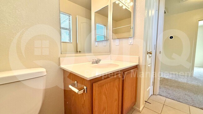 Building Photo - 2499 S Marble St