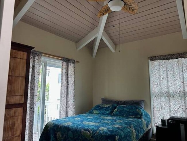 Building Photo - Furnished 3Bed, 2Bath Upstairs of House with Lanai