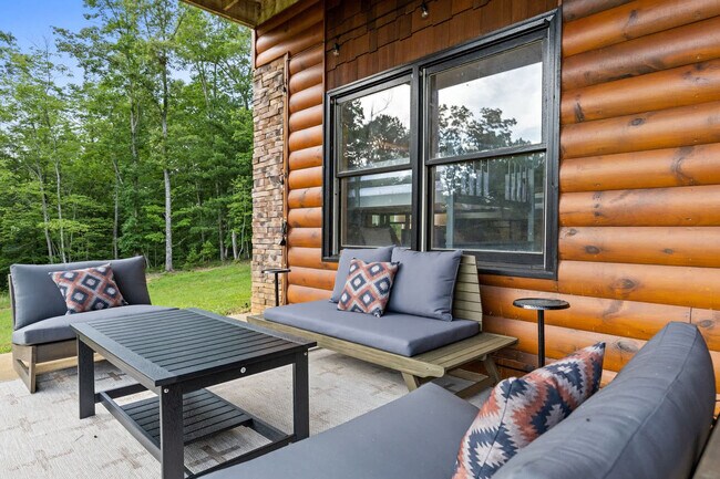 Building Photo - 181 Sugar Mountain Rd