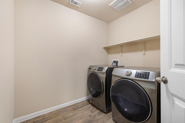 Building Photo - 210 Garcitas Creek Ln