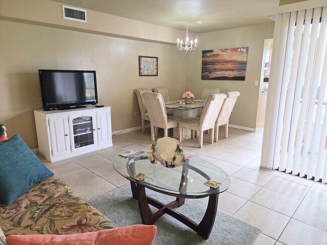 Building Photo - Fully furnished Lake View Condo in Gated Community