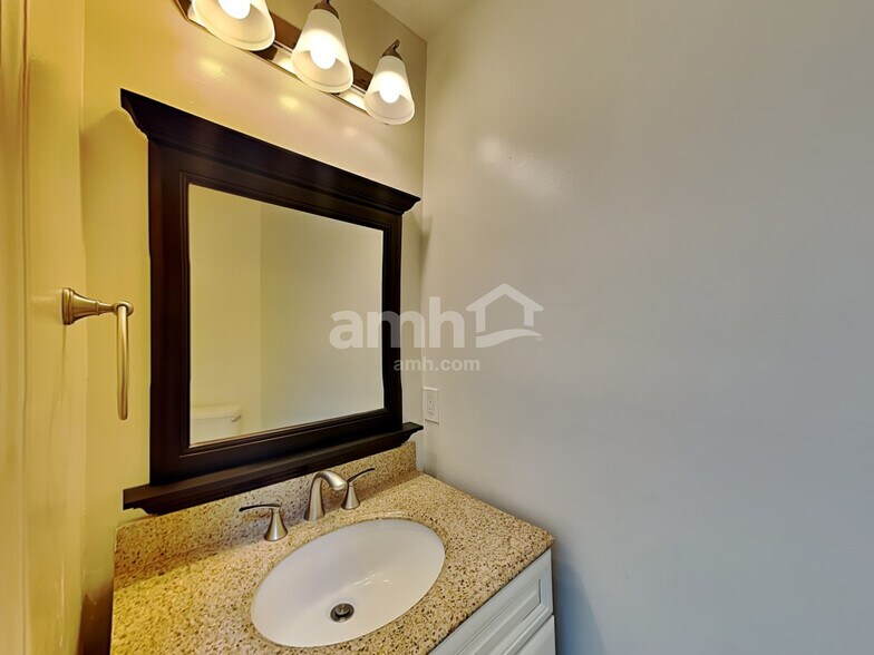 Building Photo - 7628 Nicolette Ct