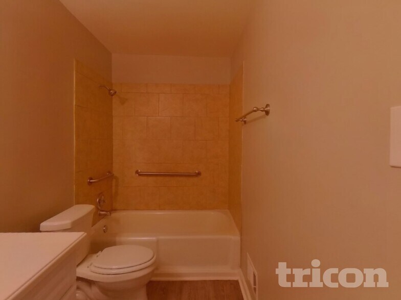 Building Photo - 3410 Denson Pl