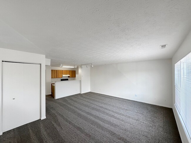 Building Photo - Battle Creek 1 Bedroom / 1 Bath Apartment – Available Now!