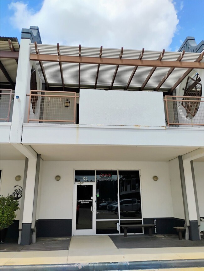 Building Photo - 9788 Clarewood Dr