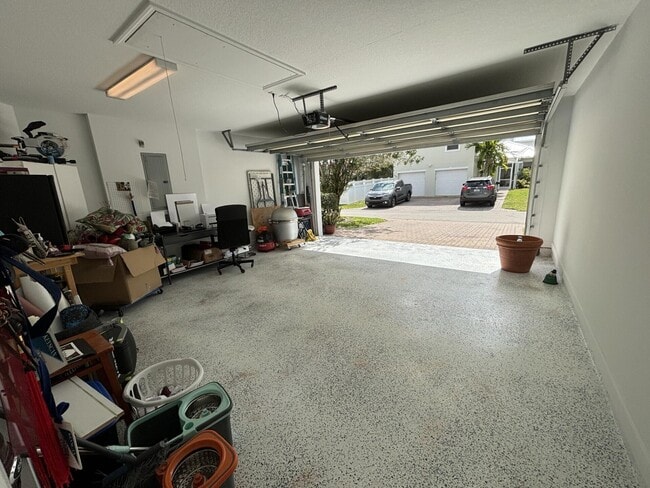 Building Photo - 10491 SW Academic Way