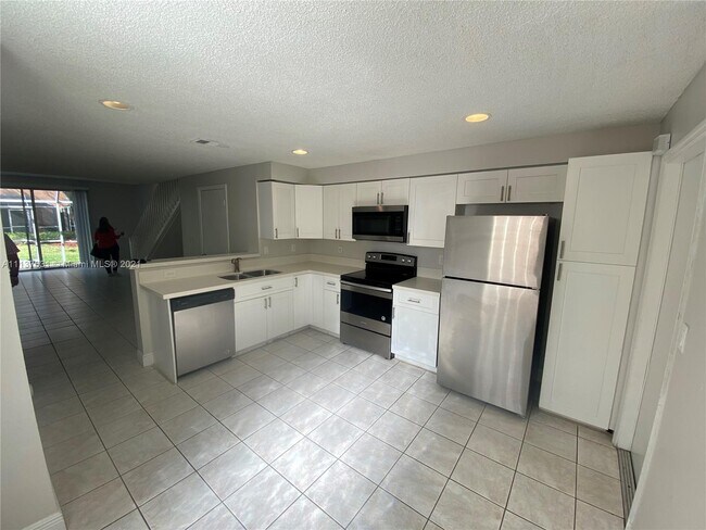 Building Photo - 1575 Veracruz Ln