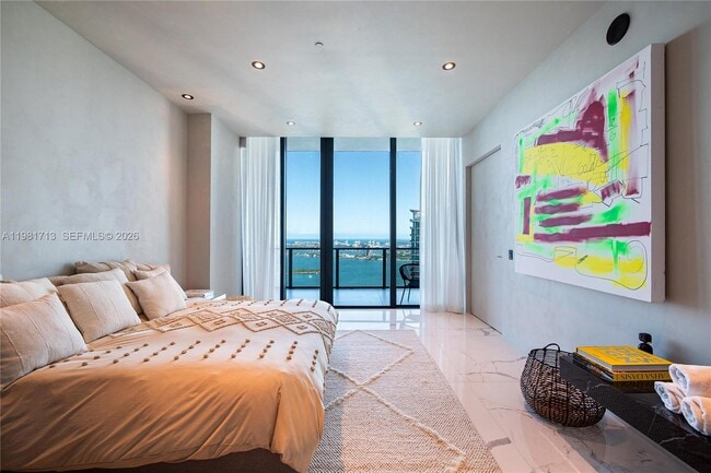 Building Photo - 650 NE 32nd St