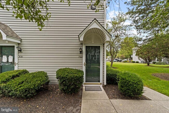 Building Photo - 722 Sedgewick Ct