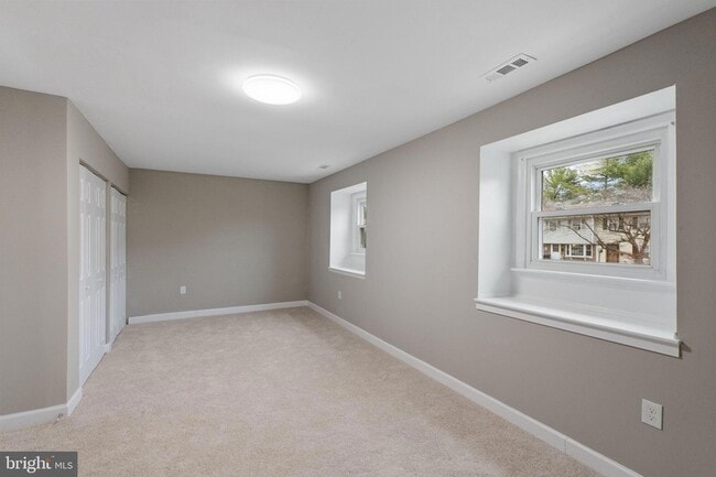 Building Photo - 18 W Orndorff Dr