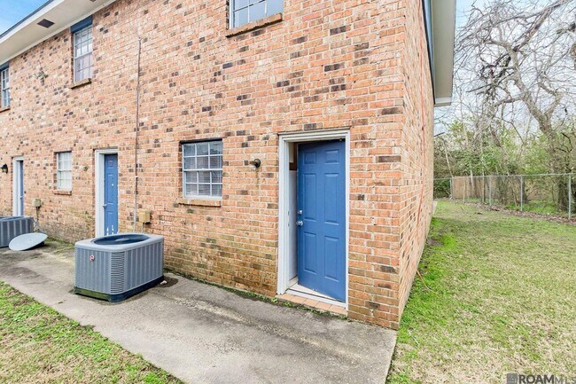 Building Photo - 12240 Jackson Rd