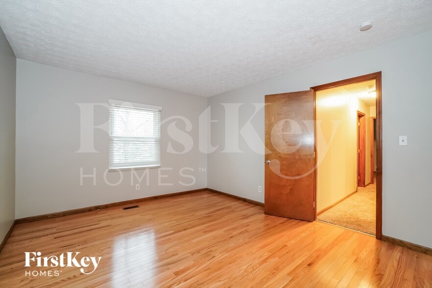 Building Photo - 819 Lindenhaven Ct