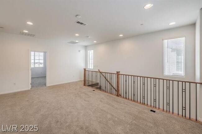Building Photo - 89 Oratorio Dr