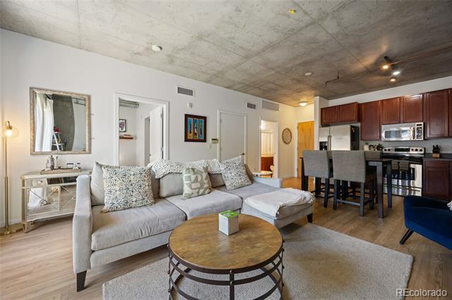 Building Photo - 1475 Delgany St