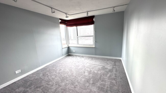 Building Photo - 720 W Gordon Terrace
