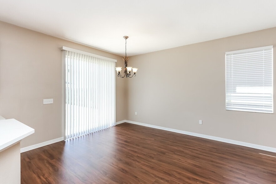 Building Photo - 12122 Fern Haven Ave