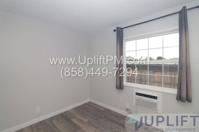 Building Photo - 4833 Castle Ave