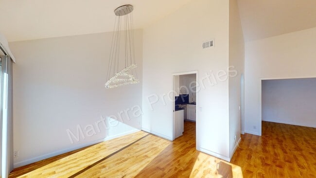 Building Photo - Beautiful 2 Bed/2 Bath Home in Irvine