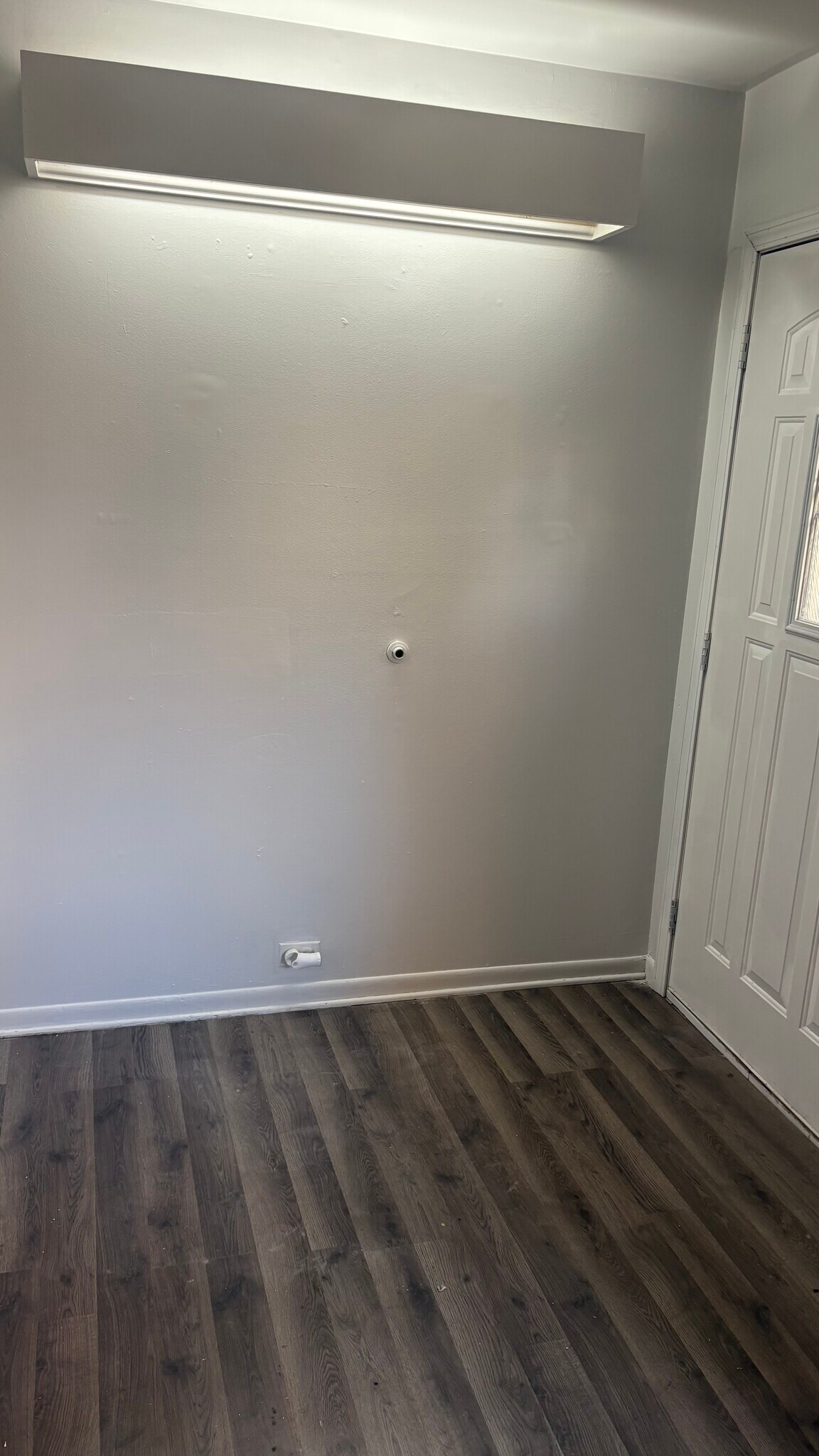 Building Photo - 929 W North Ave