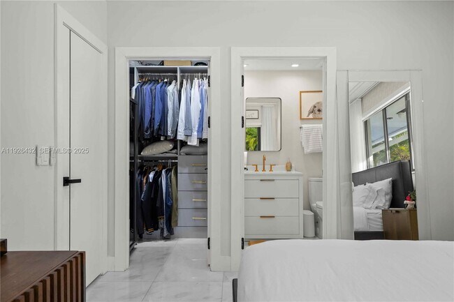 Building Photo - 9040 SW 110th Ave