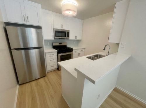 Interior Photo - 3653 Hughes Ave
